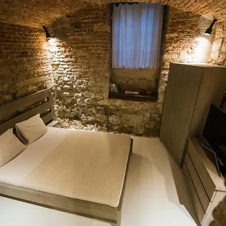 Apartment Old